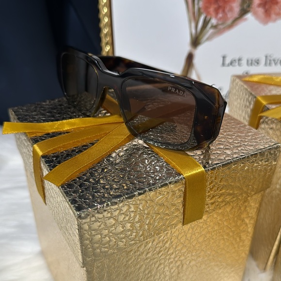 🤎Prada PR 17WS 2AU8C1 Tortoise Plastic Rectangle Sunglasses Brown Lens - Picture 17 of 17